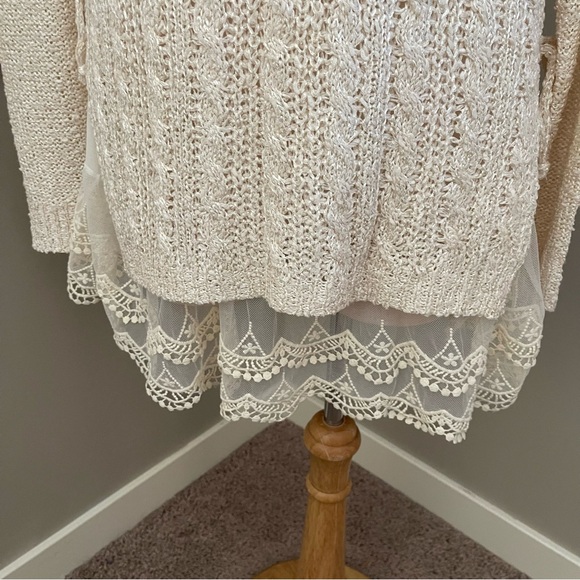 A’REVE Lace Trim Layered Sweater - Picture 7 of 8